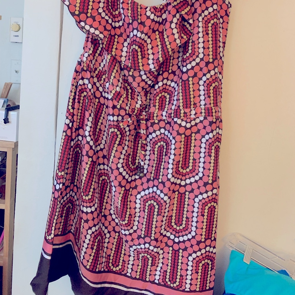 One shoulder,draw string.Strawberry mix dress